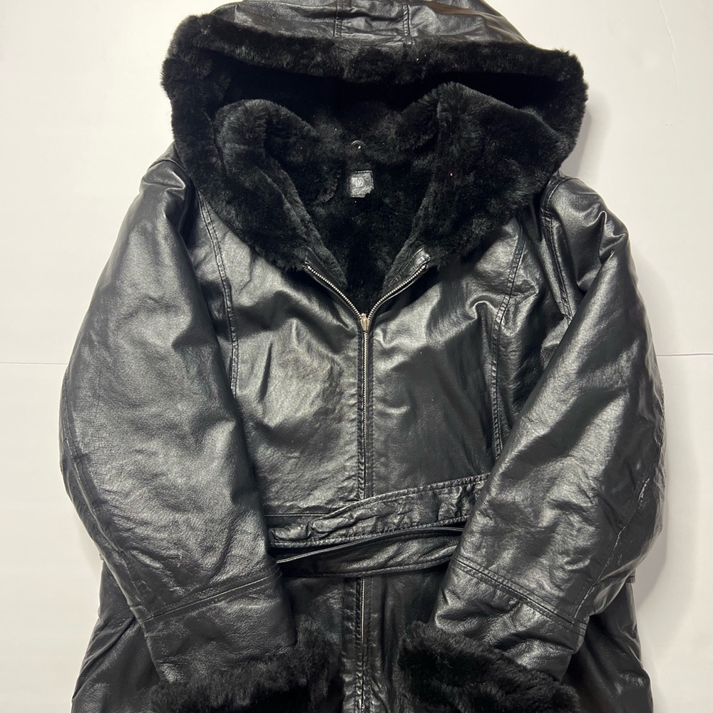 (Final Price)

Black Faux Fur Lined Hooded Coat